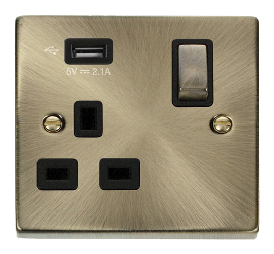 Click Deco Antique Brass 1G 13A Single Switched Socket c/w 1 x USB Outlet Black Insert